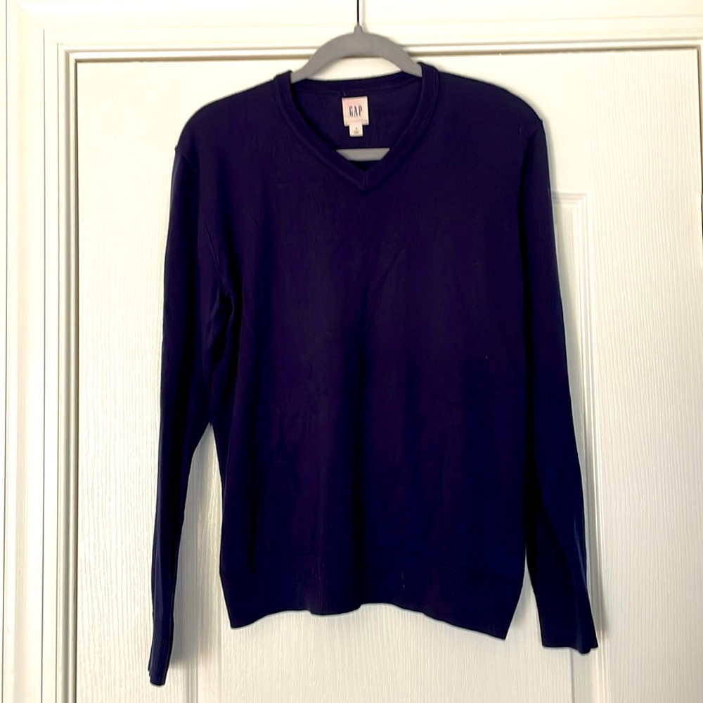 Men’s/Unisex GAP Small dark blue v-neck sweater
